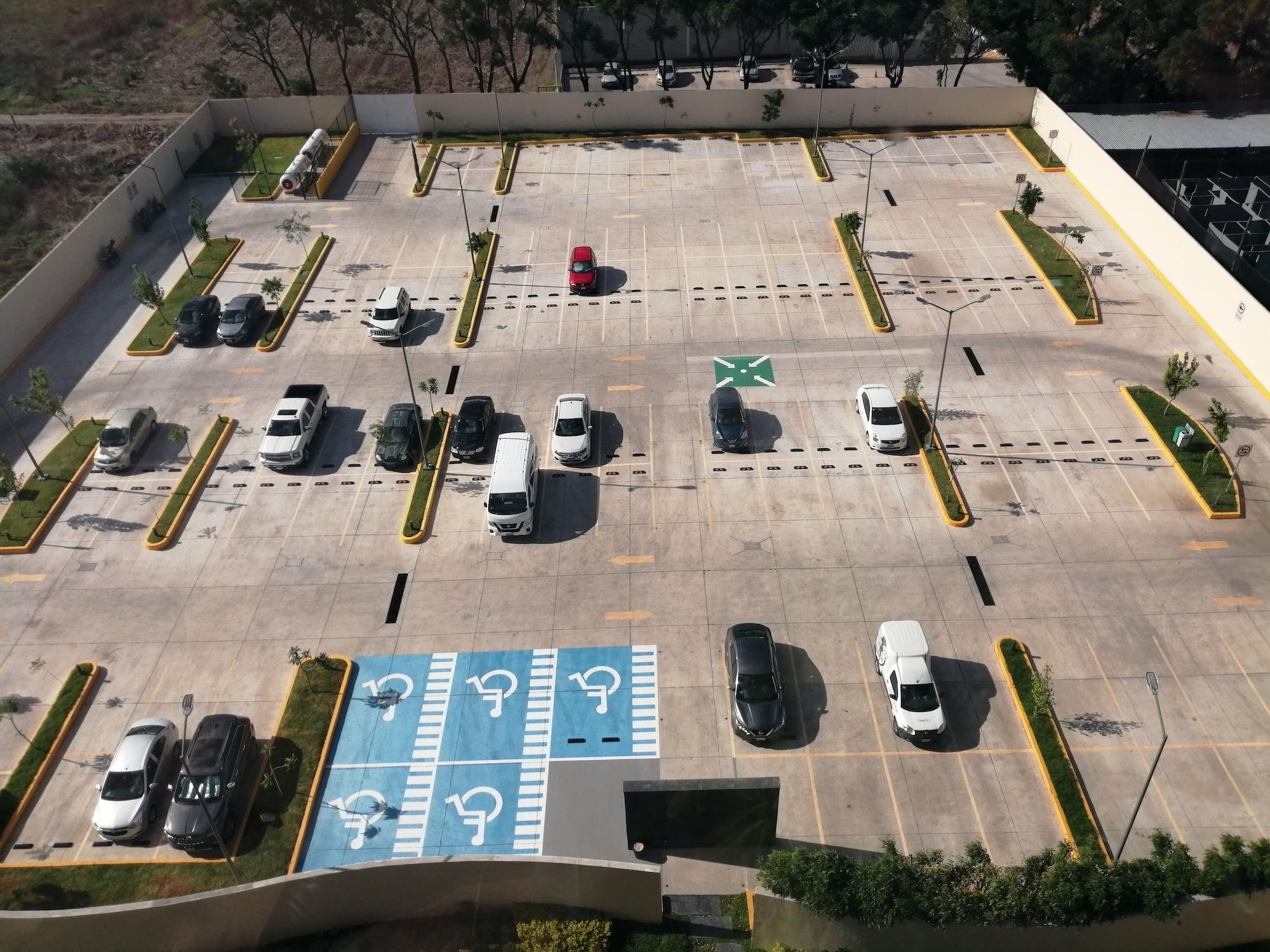 Galeria Plaza Irapuato Hotell Exteriör bild