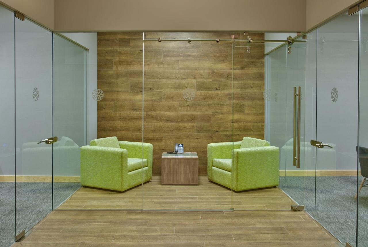 Galeria Plaza Irapuato Hotell Exteriör bild