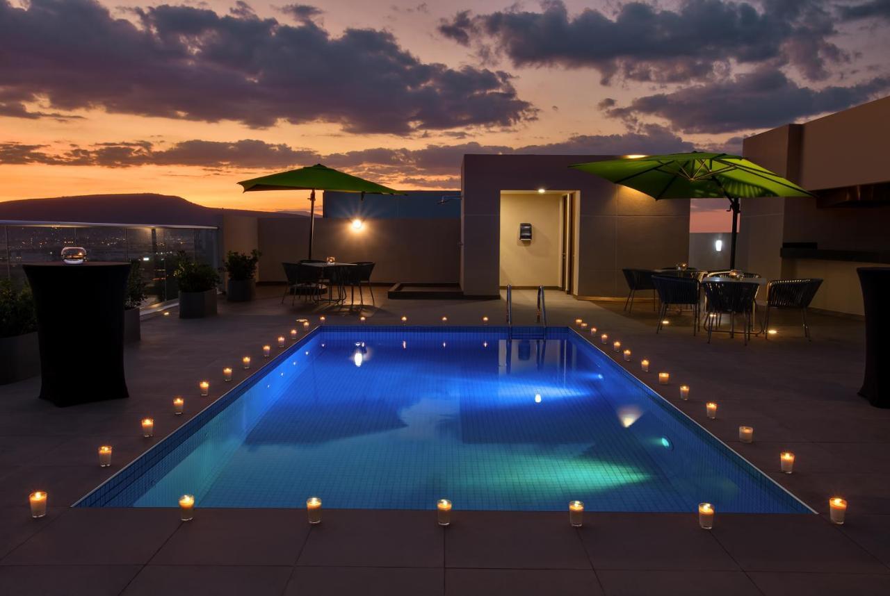 Galeria Plaza Irapuato Hotell Exteriör bild